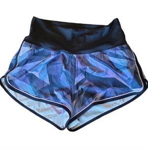 Lululemon Purple & Black Yoga Waist Running shorts Size 6, 2.5" inseam